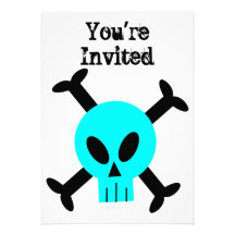 Invitación azul del cráneo y de la bandera pirata