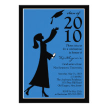 Invitación azul y negra de moda de la graduación