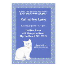 Invitación blanca del cumpleaños del gatito