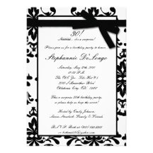 invitación blanca negra del cumpleaños del arco de