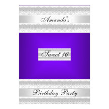 Invitación blanca púrpura de la fiesta de cumpleañ