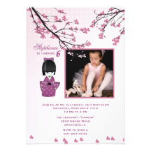 Invitación de la foto de la muñeca de Kokeshi