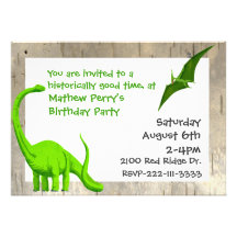 Invitación del cumpleaños de los dinosaurios verde