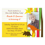 Invitación del cumpleaños del dinosaurio con la fo