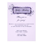 Invitación floral abstracta púrpura de la fiesta d
