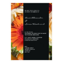 Invitación floral negra y anaranjada moderna del b
