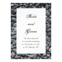 Invitación lisa de la boda de los guijarros