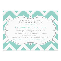 Invitación moderna blanca y azul del cumpleaños de