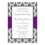 Invitación negra y púrpura del boda del damasco