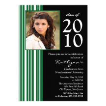 Invitación negra y verde de la graduación de la fo