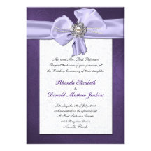Invitación púrpura del boda del damasco