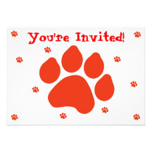 Invitación roja de la impresión de la pata