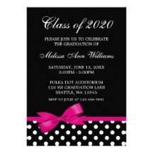 Invitación rosada de la graduación de los lunares 