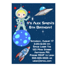 Invitación rubia del cumpleaños del astronauta del