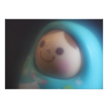 Invitación sonriente de la cara de las muñecas rus
