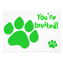 Invitación verde de la impresión de la pata