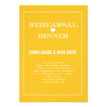 Invitaciones amarillas de la cena del ensayo del b anuncio