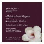 Invitaciones cuadradas púrpuras oscuras de la flor comunicados personalizados
