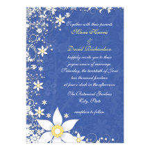 Invitaciones florales azules y blancas brillantes  comunicado