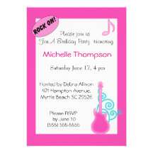 Invitaciones rosadas del cumpleaños de la guitarra invitaciones personales 