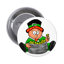 Irlandés caprichoso del Leprechaun del oro de O de Pin