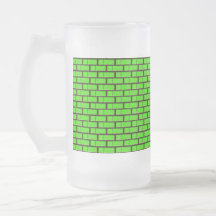 jarra de agua ladrillos verdes tazas