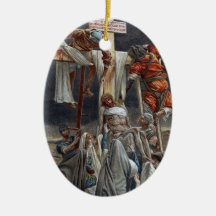 Jesús que es quitado del ornamento cruzado de la p ornato