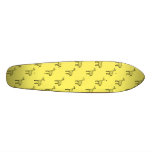 Jirafas en amarillo monopatin personalizado