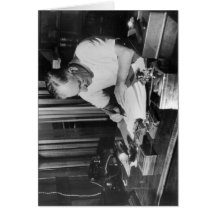 John Curtin que trabaja en el domingo por la mañan Tarjeton