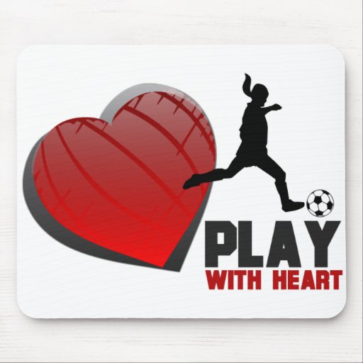 Juego con el fútbol para mujer Mousepad del corazó
