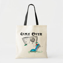 Juego de fútbol sobre las camisetas y los regalos bolsas de mano
