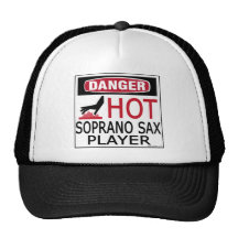 Jugador de saxofón caliente del soprano gorros  