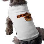 Kickin él escuela vieja ropa de perro