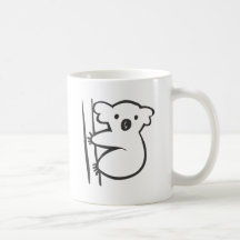 Koala joven en un árbol en bosquejo blanco y negro taza