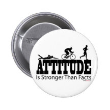 La actitud es más fuerte que hechos pin