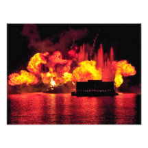 La bola de fuego roja y es reflexión arte fotográfico