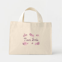 La bolsa de asas rosada del boda de la novia del e