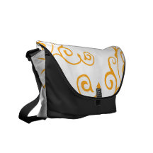 La bolsa de mensajero (ambarina) de la marfil del  bolsas messenger