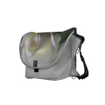 La bolsa de mensajero suave de los rosas blancos bolsa de mensajería