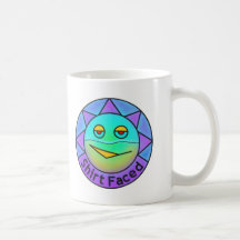 La camisa hizo frente a la taza