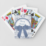 La cinta azul de las Felices Navidad observa naipe cartas de juego