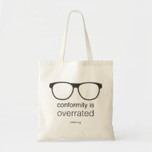 La "conformidad es" bolso sobrestimado bolsa