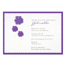 La ducha nupcial de las flores púrpuras elegantes  comunicados personalizados