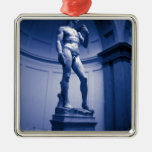 La escultura famosa de Miguel Ángel de David. 2 Ornamentos Para Reyes Magos