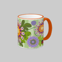 La fantasía decorativa florece la taza tazas