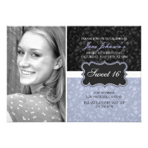La foto azul y negra Sweet16 del diseño floral inv Invitación