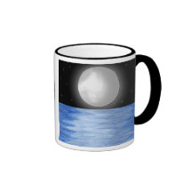 La luna riega la taza