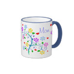 La mamá del feliz cumpleaños floreció la taza con 