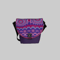 La mini bolsa de mensajero fresca de las formas y  bolsas messenger