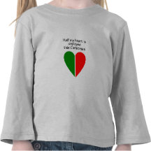La mitad de mi corazón es este desplegado navidad camisetas